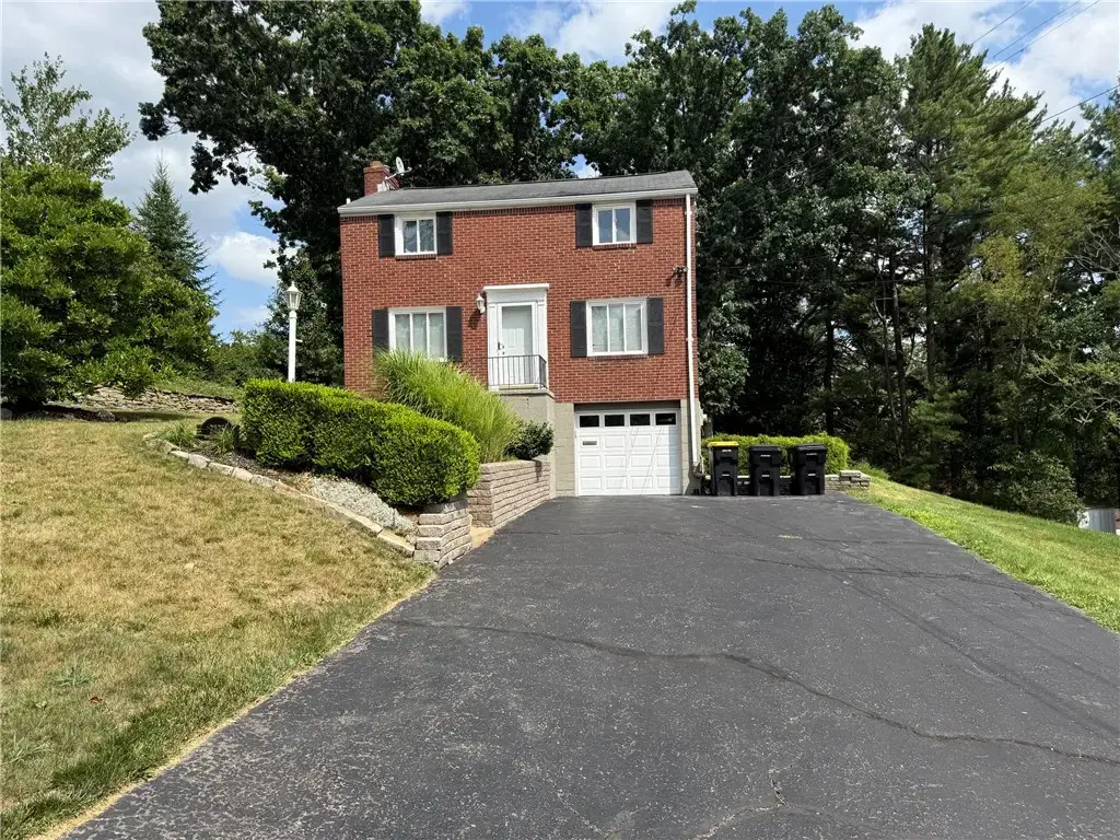 2725 Summit Street , Bethel Park