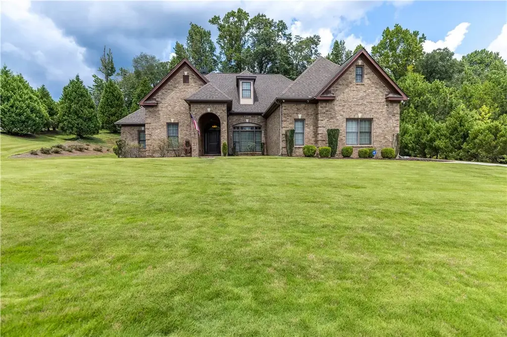 1602 Mason Ct, Phenix City