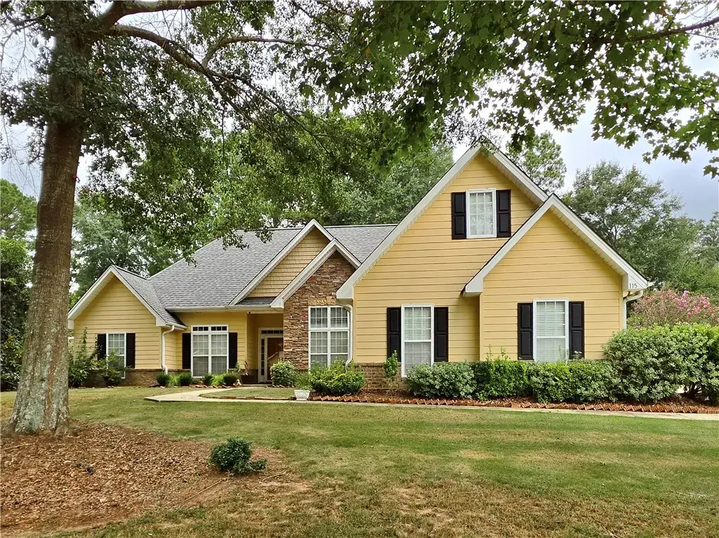 115 Carriage House Ln, Auburn
