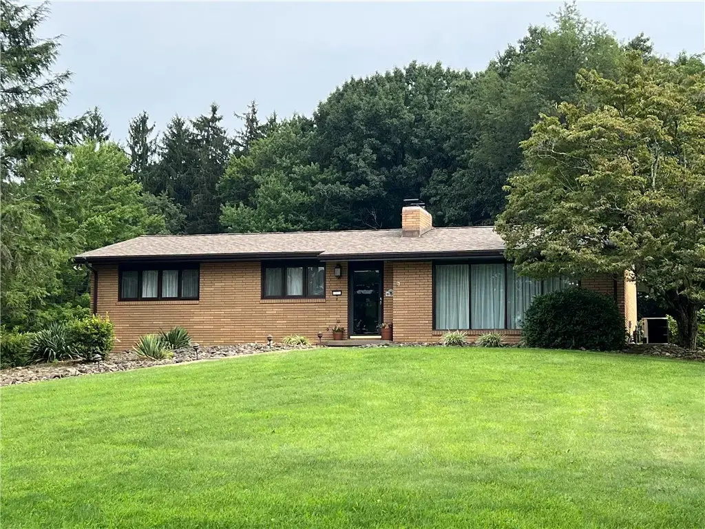 327 Holyoke Road , Center