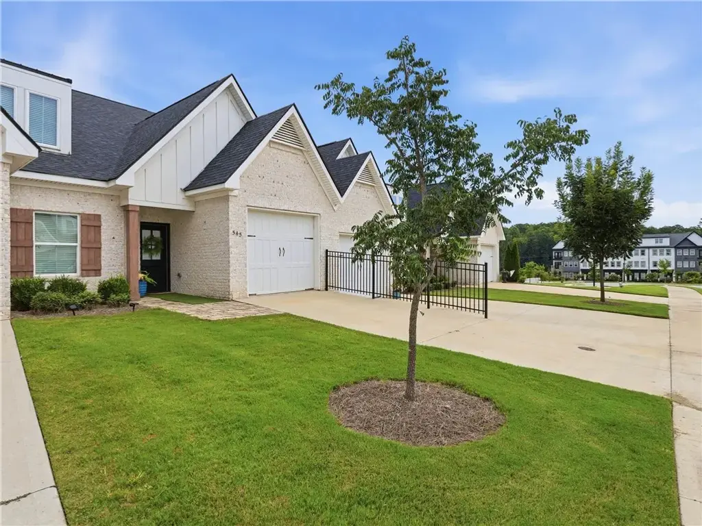 545 Cloverdale Dr, Auburn