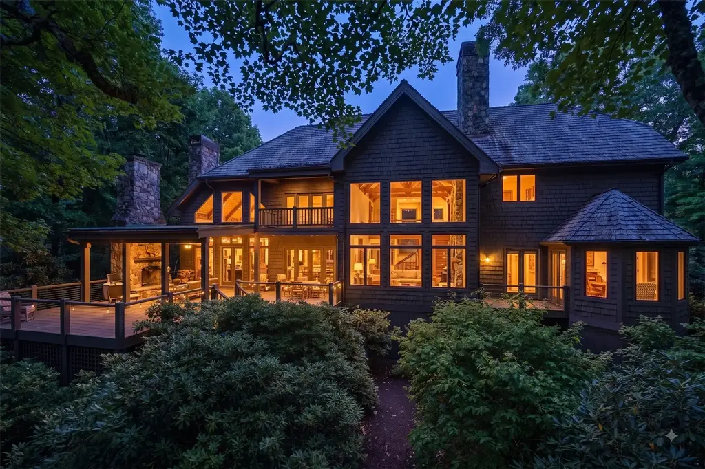 179 Sagee Woods Drive, Highlands