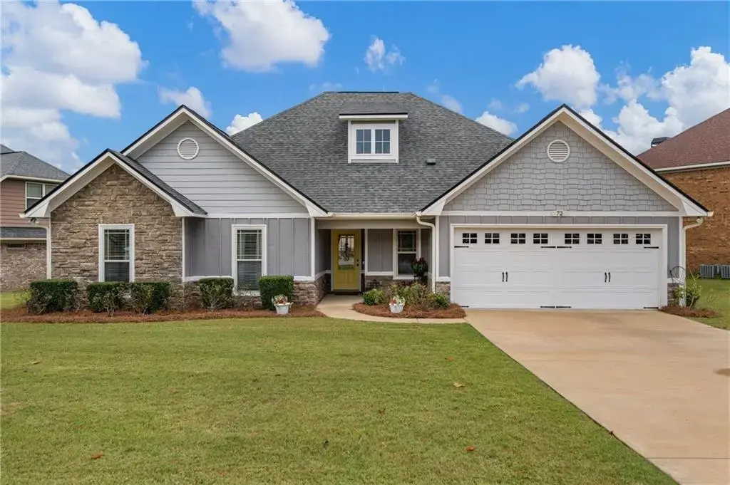 72 Silver Leaf Loop, Phenix City
