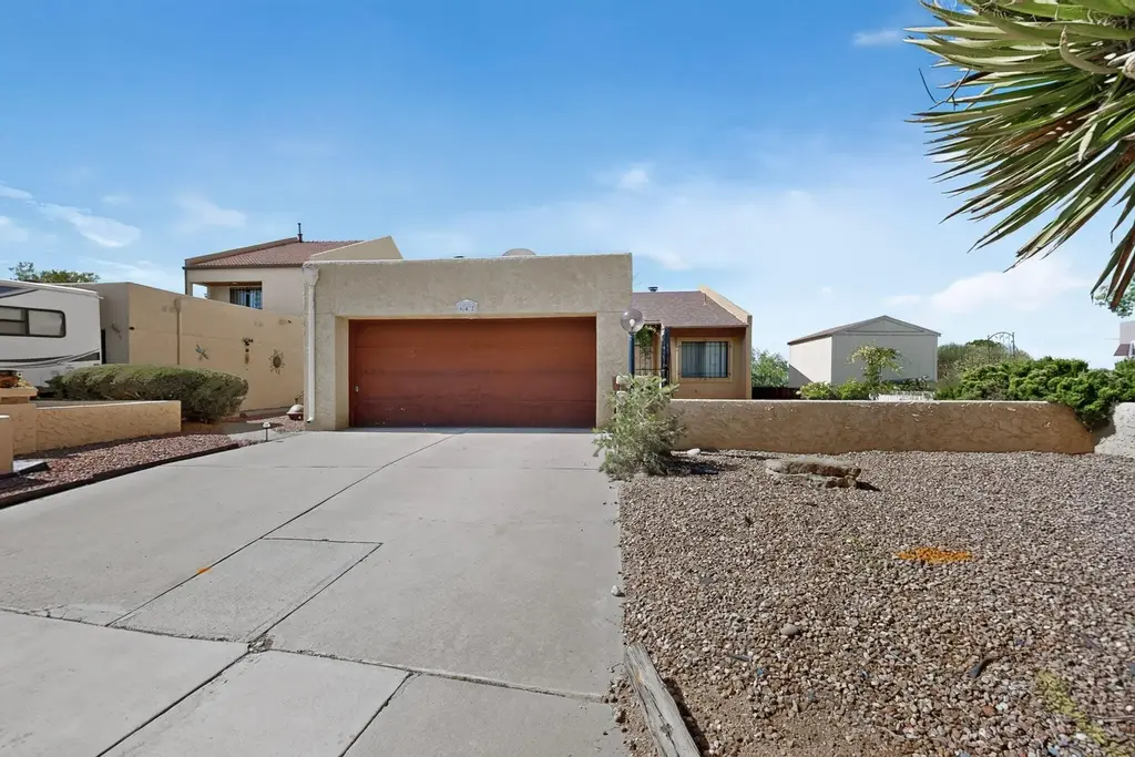 642 Lakeview Circle Se, Rio Rancho