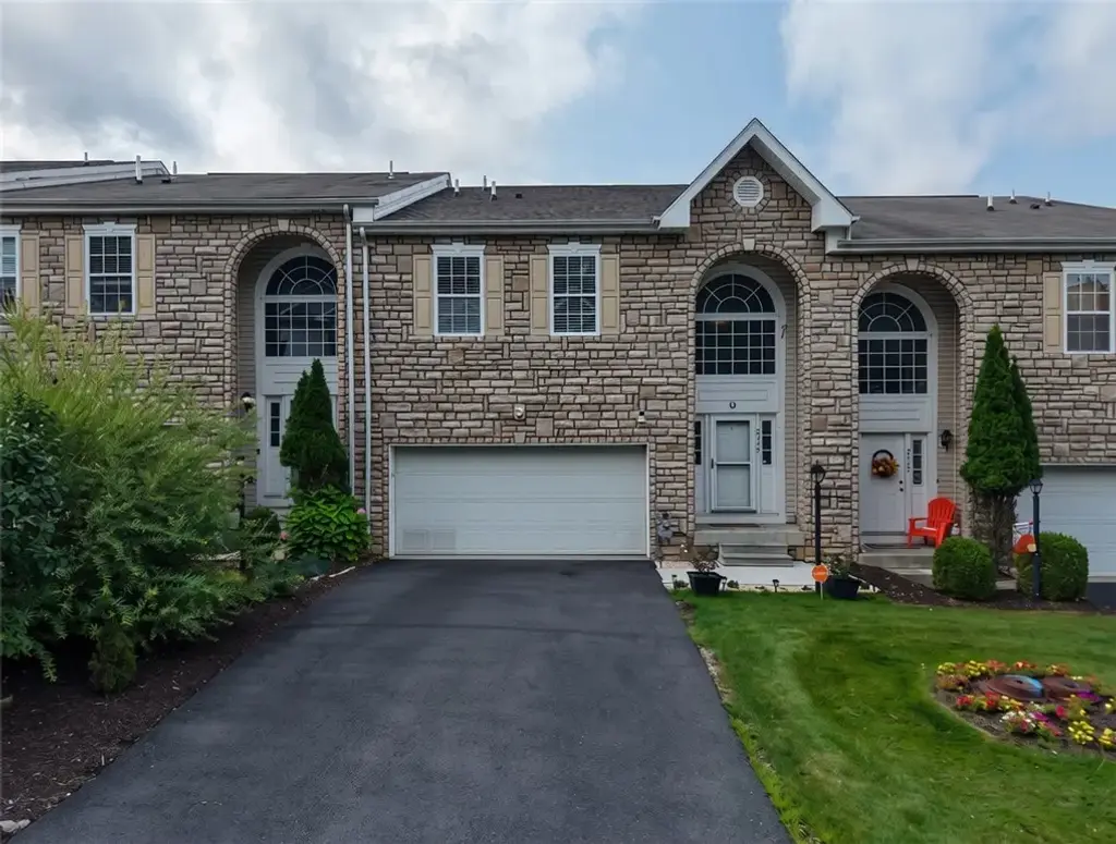 2115 Shawnee Drive , South Strabane