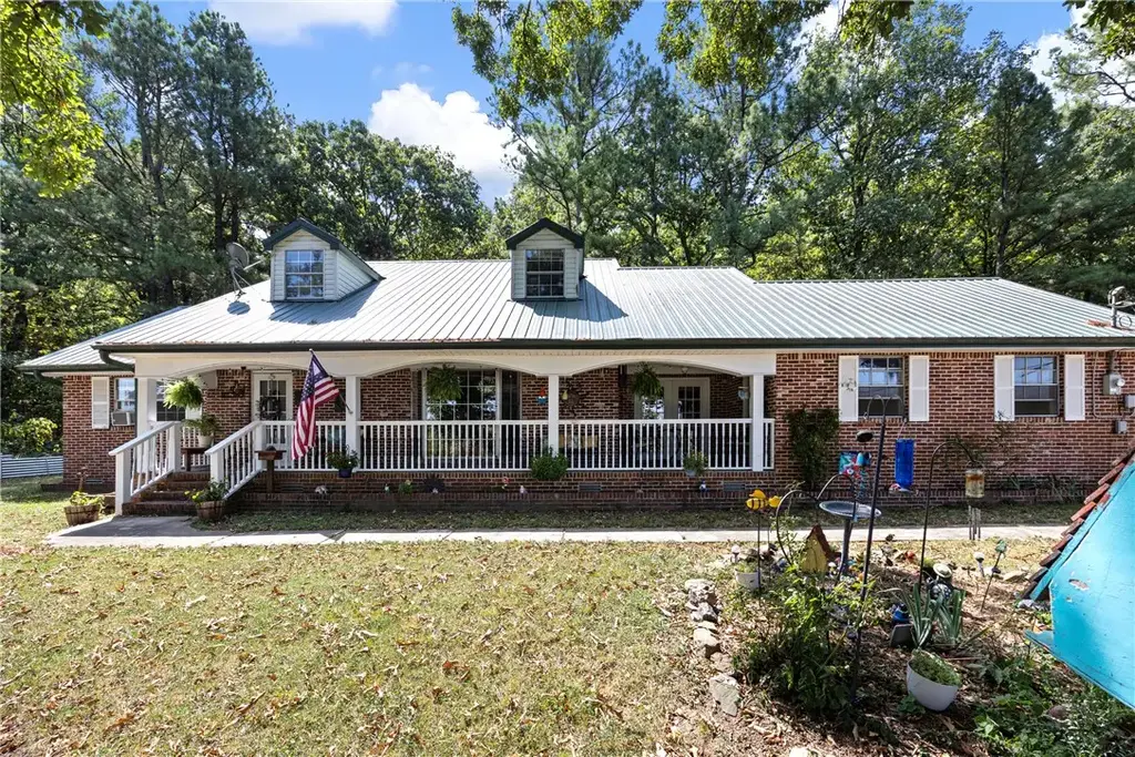 4506 N State Highway 23, Booneville