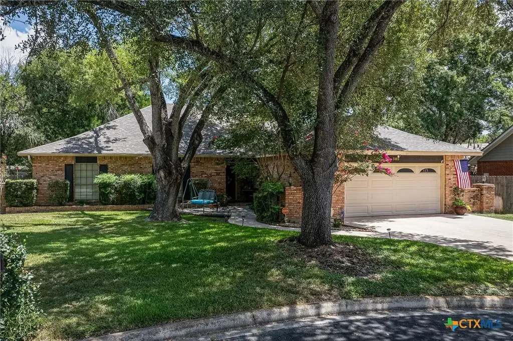 305 Westbend Circle, Seguin