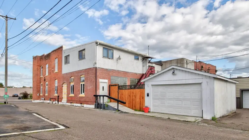 110 W 2nd Street N 1-2, Ladysmith