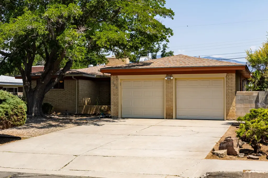 720 Manzano Street Ne, Albuquerque