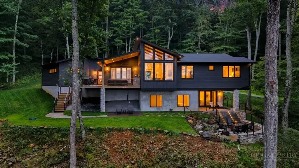 165 Rock Water West Extension, Boone