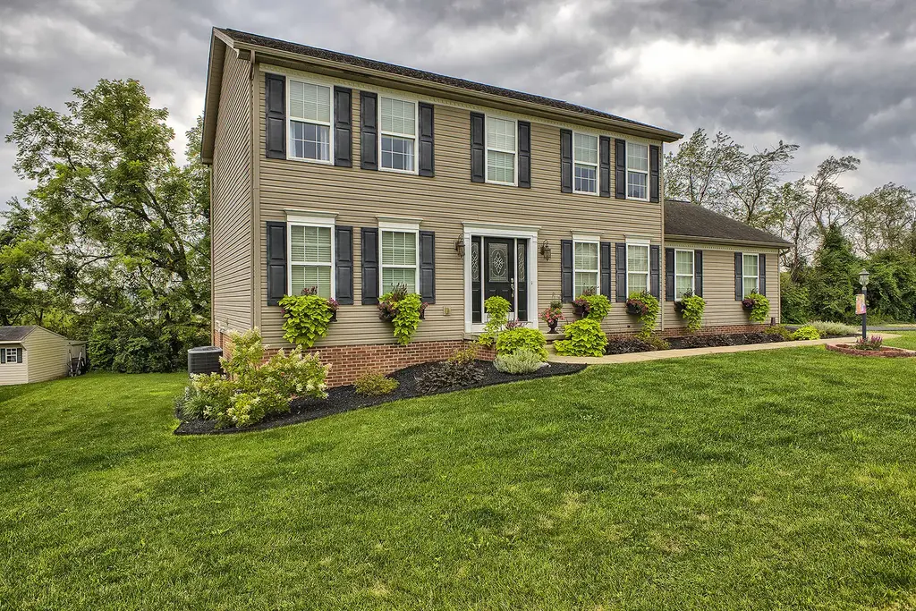 125 Ashton Drive, East Huntingdon