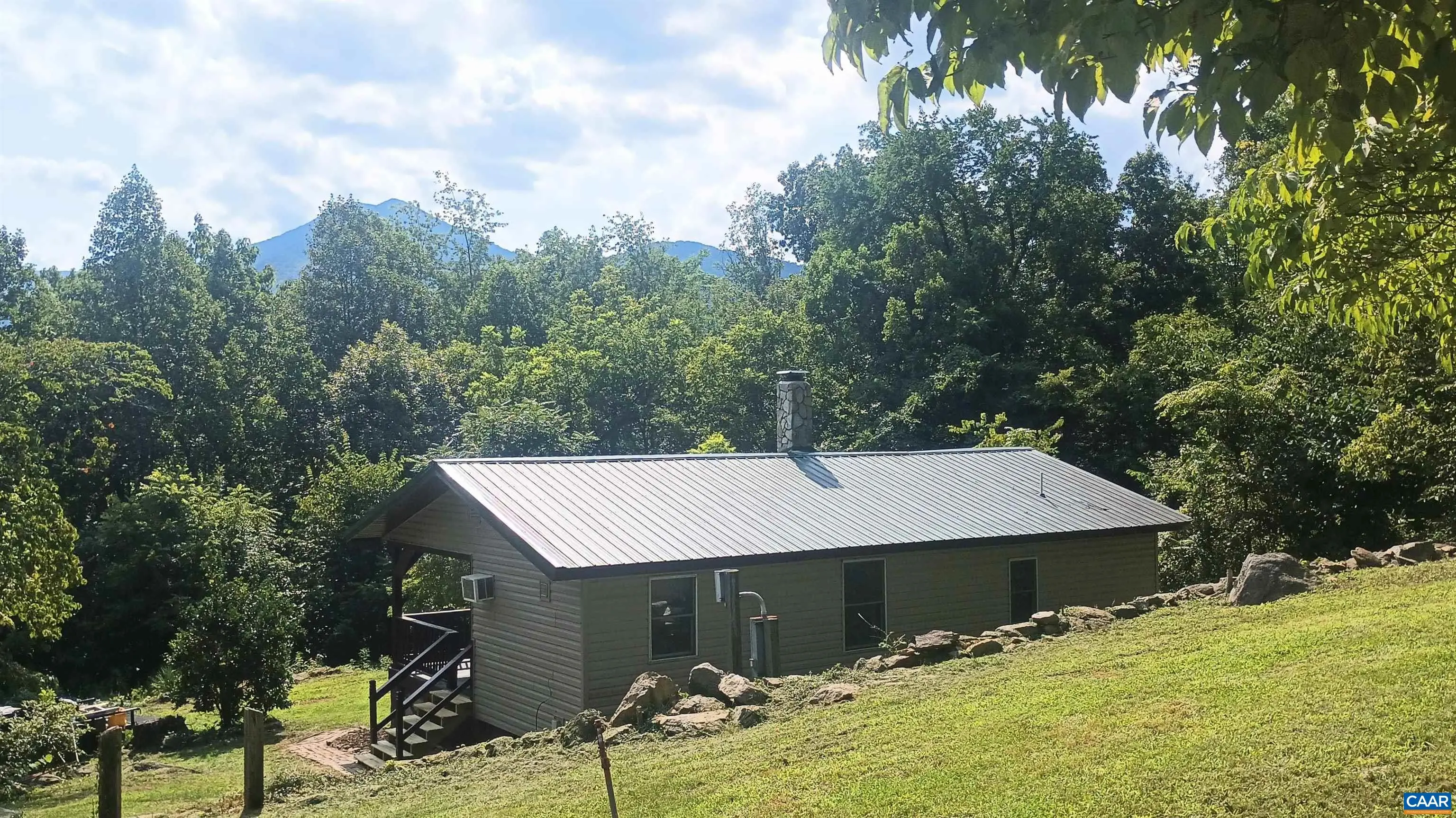 989 Battery Hill Ln, Tyro