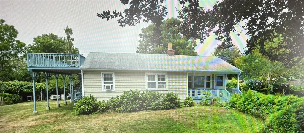 64 Hemlock Ave, Narragansett