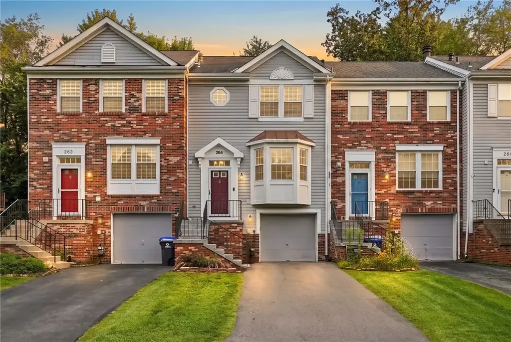264 Clearbrook Court , Cranberry