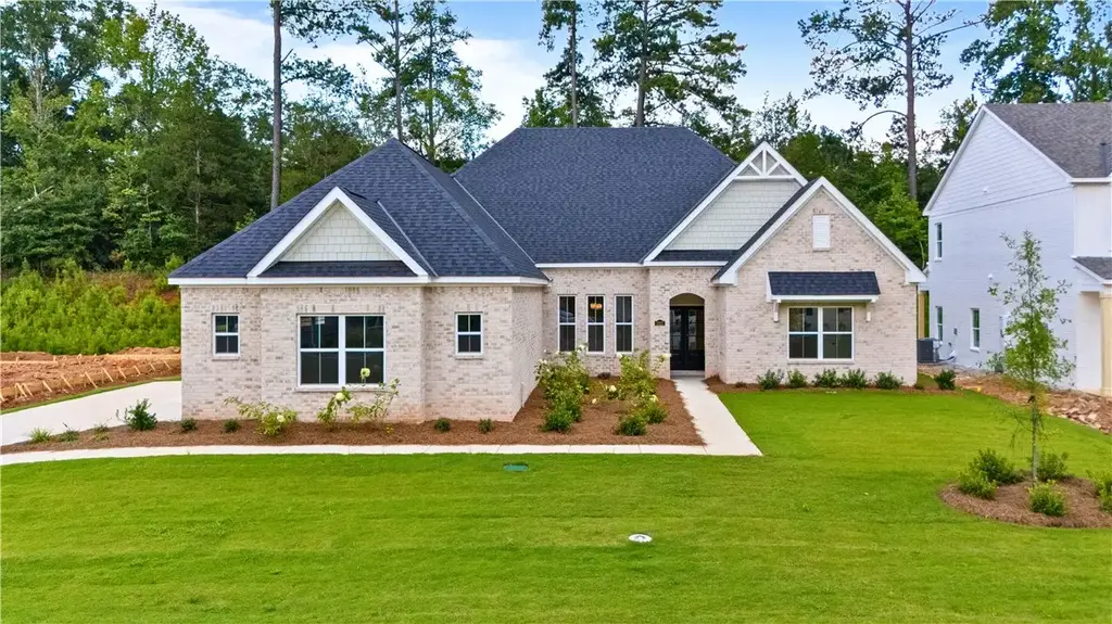 2221 Brock Dr, Opelika
