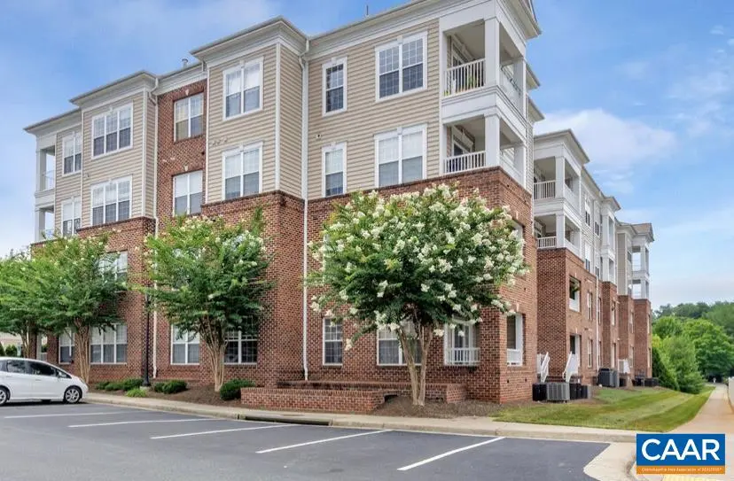 1051 Glenwood Station Ln 103, Charlottesville