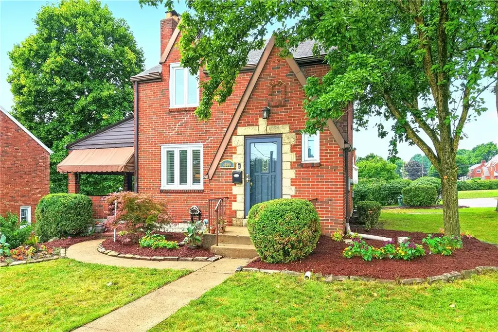 4800 Roberta Drive , Whitehall