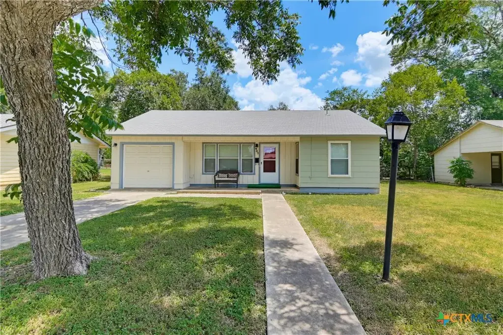 437 Wallace Street, Seguin