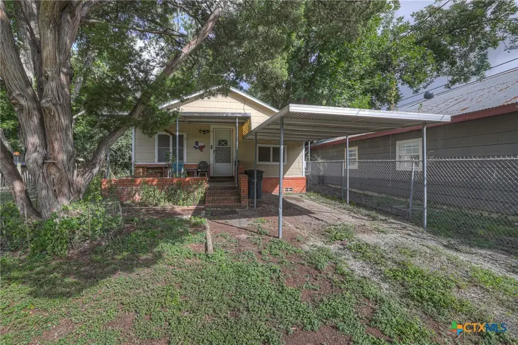 1244 W Bridge Street, New Braunfels