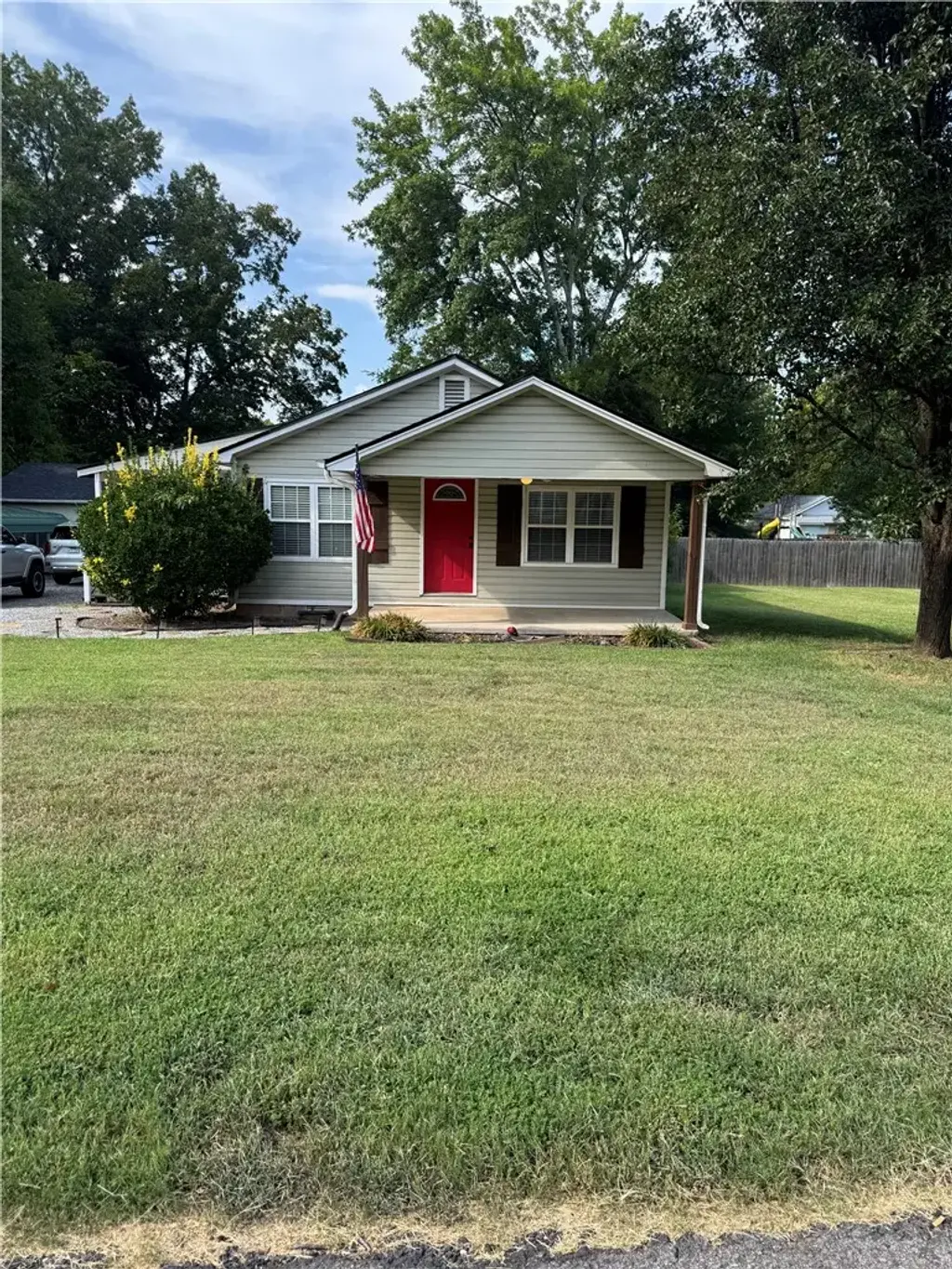 511 E 7th Street, Russellville
