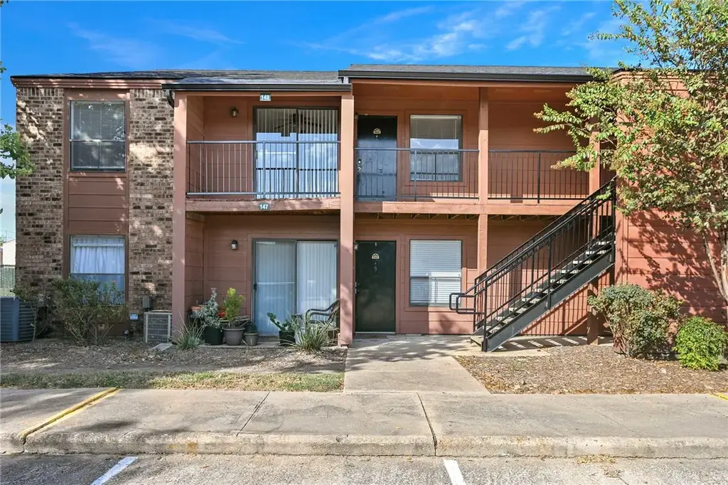 904 University Oaks Boulevard 148, College Station