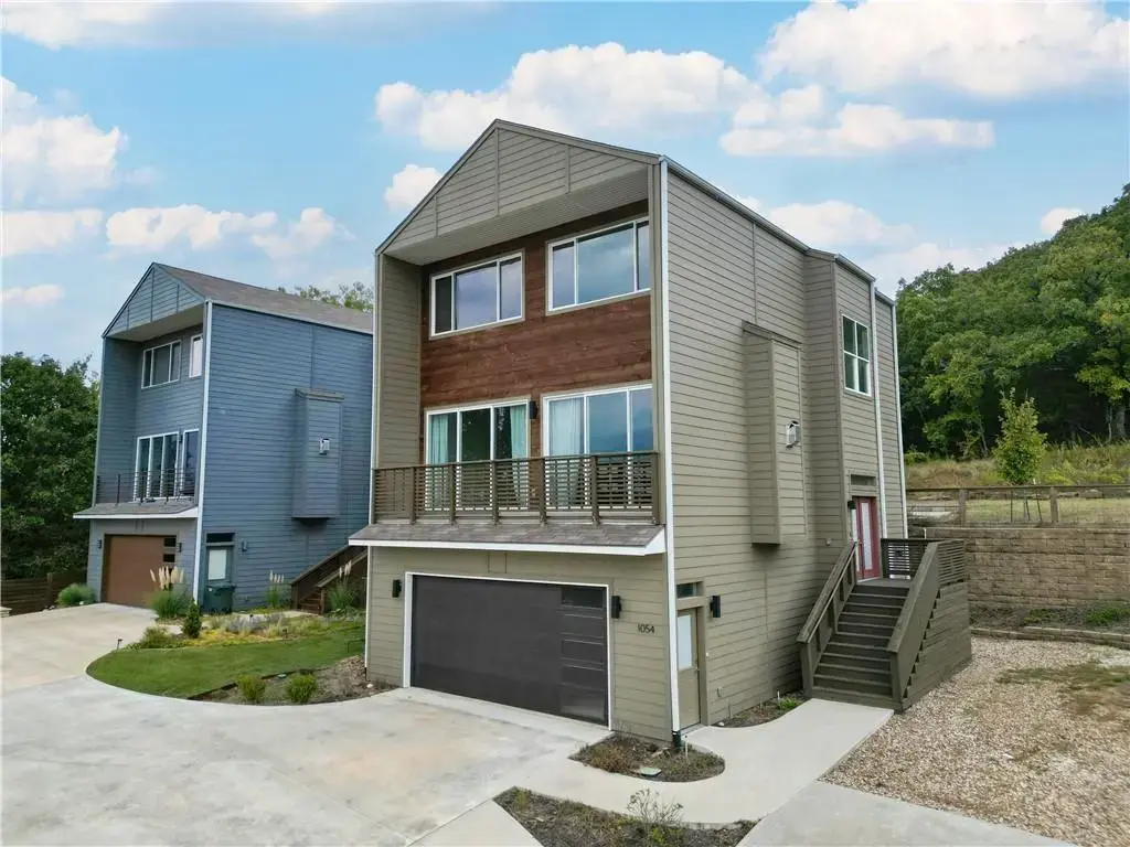 1054 E Huntsville Road, Fayetteville