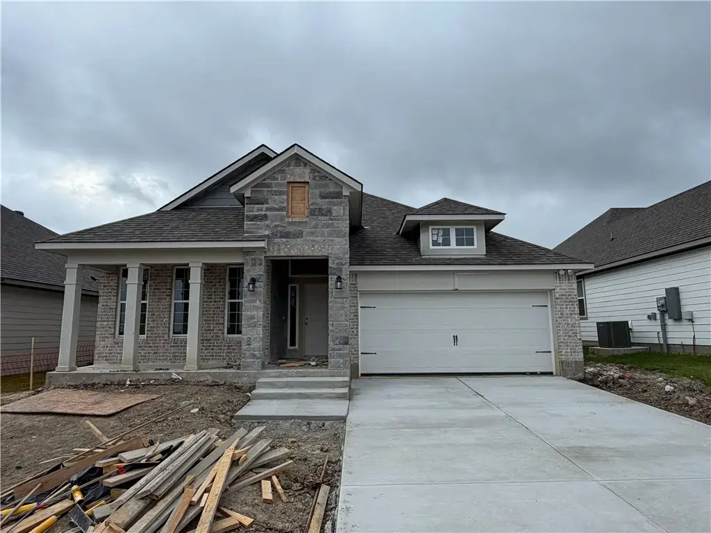 4725 Holm Oak Road, Bryan