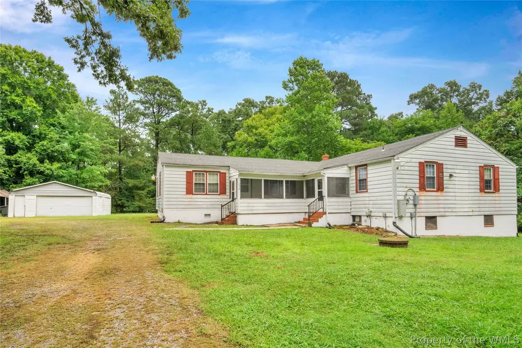 228 Oaktree Road, Williamsburg