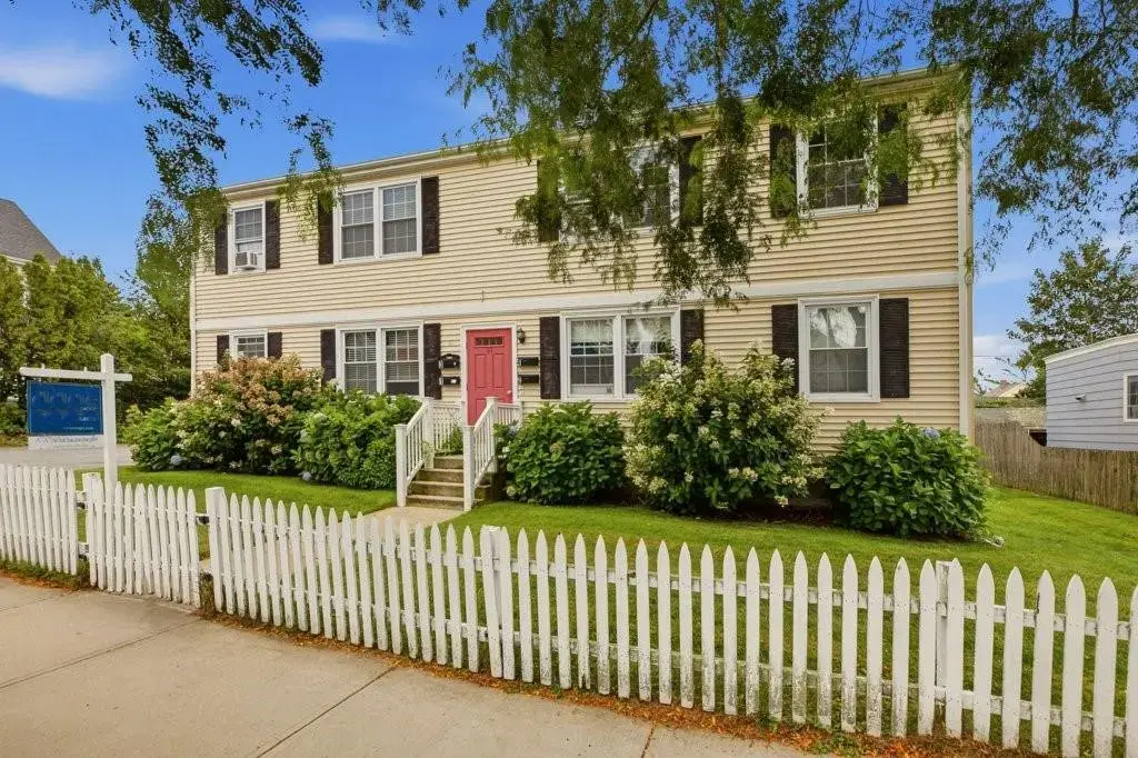 45 Hammond St # 3, Newport