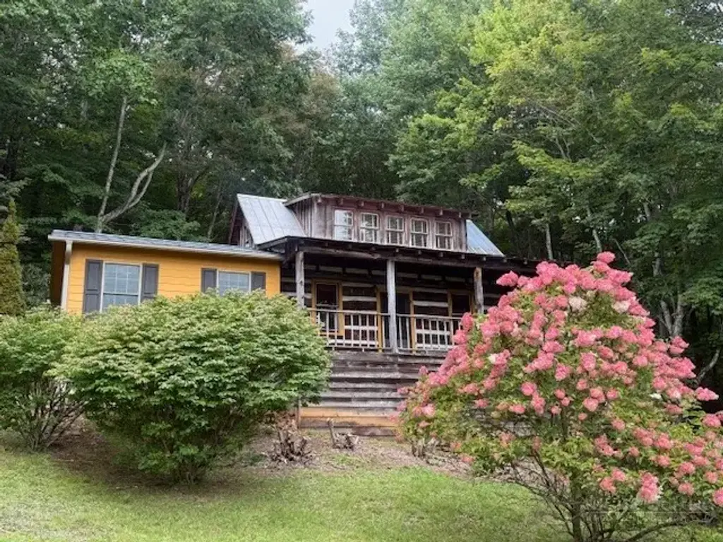 314 Frontier Drive, West Jefferson
