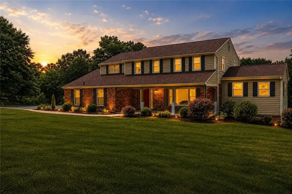 2587 Cole Road, Franklin Park