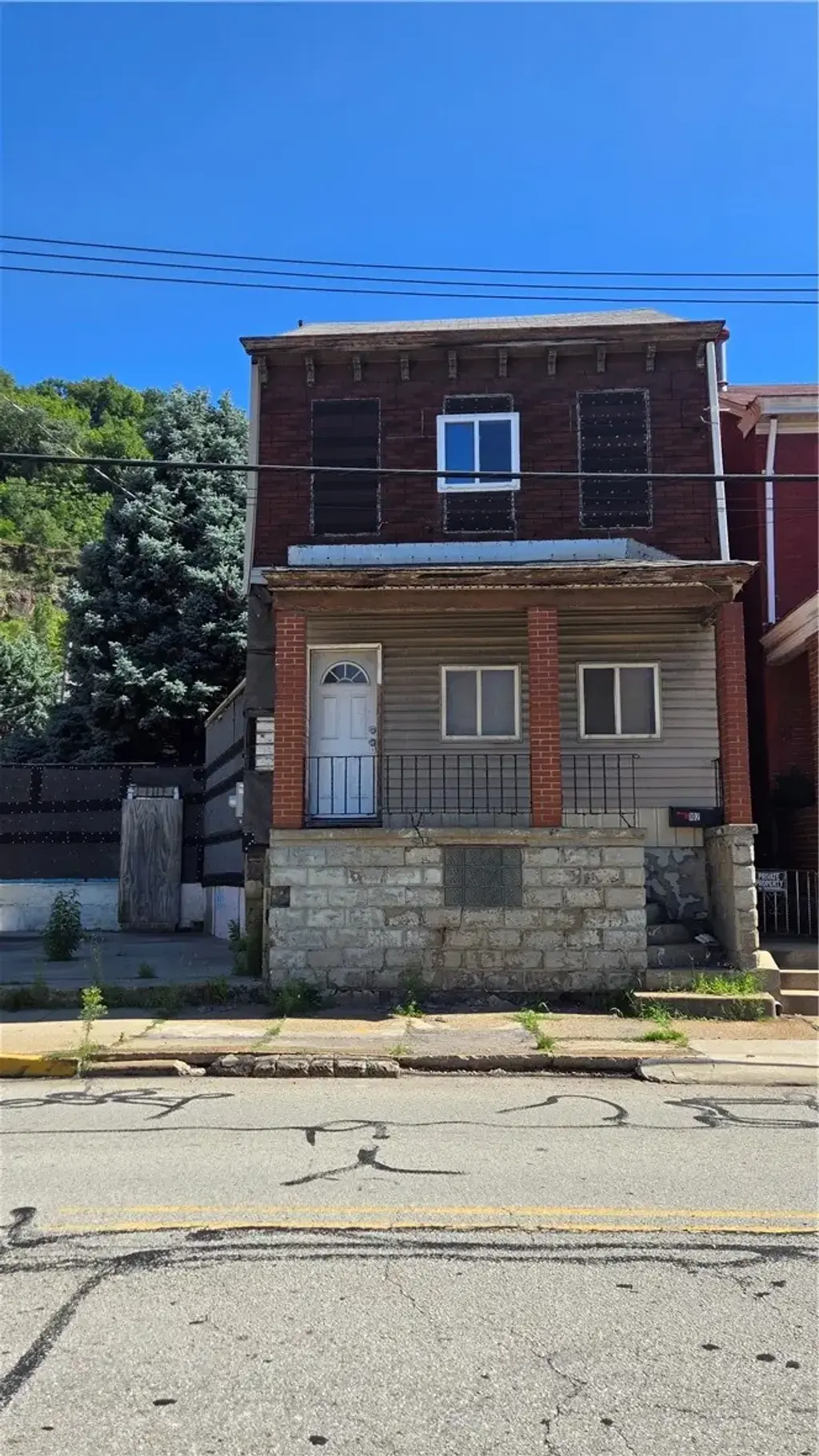 102 Main Street, Sharpsburg