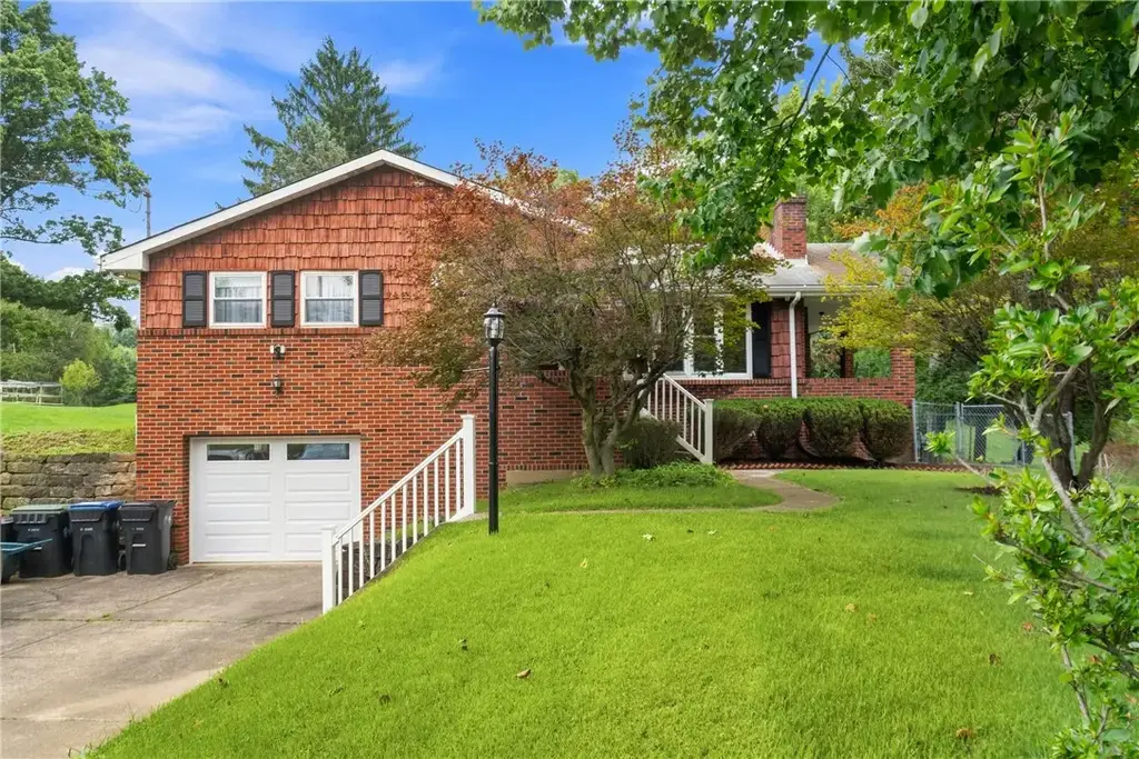 1739 Sample Road, McCandless