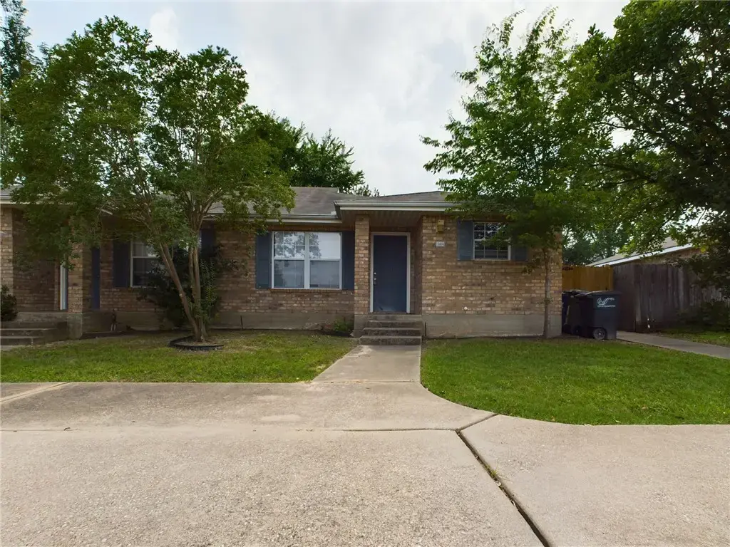 2404 Brittain Court, College Station