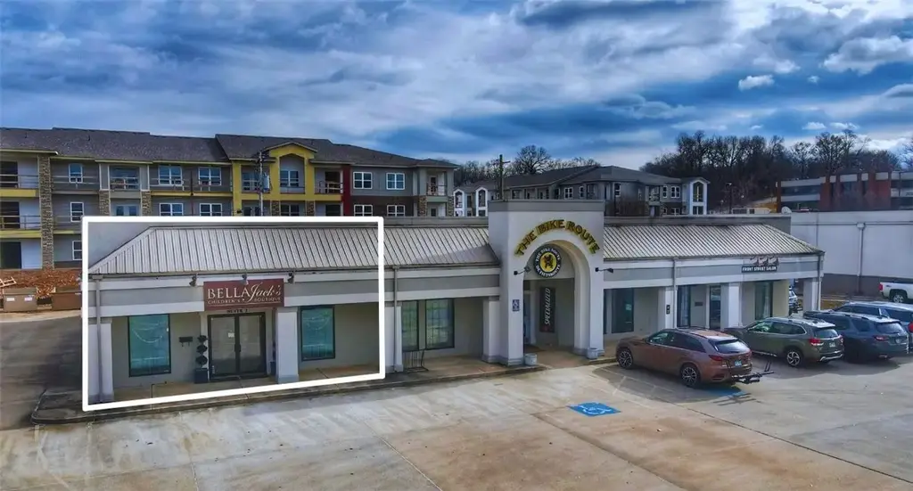 3660 N Front Street, Fayetteville