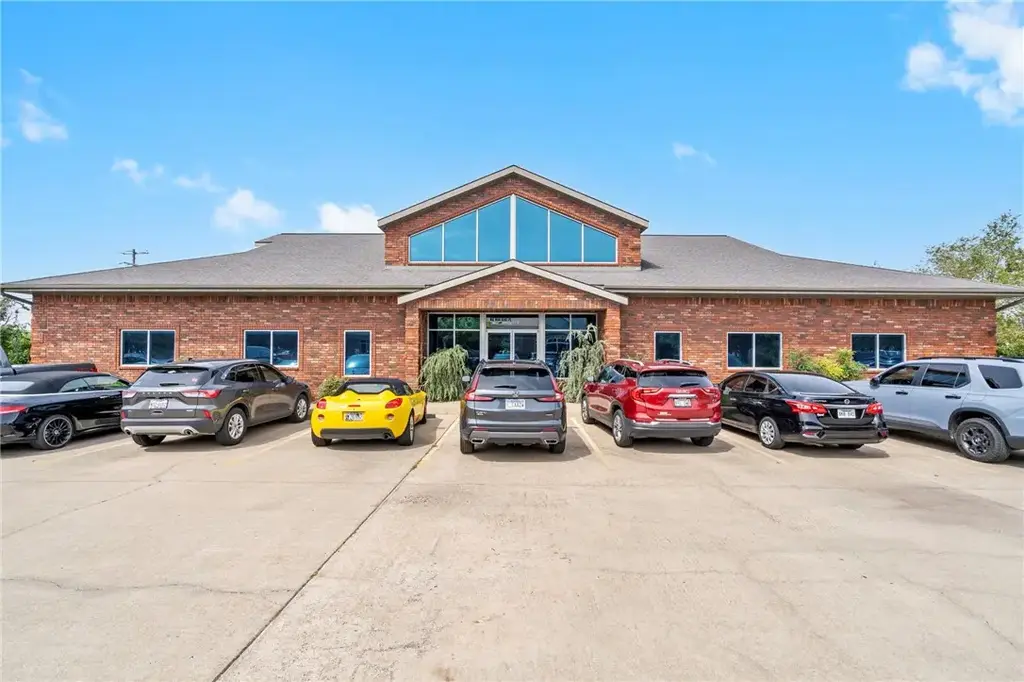 2964 W Huntsville Avenue D, Springdale