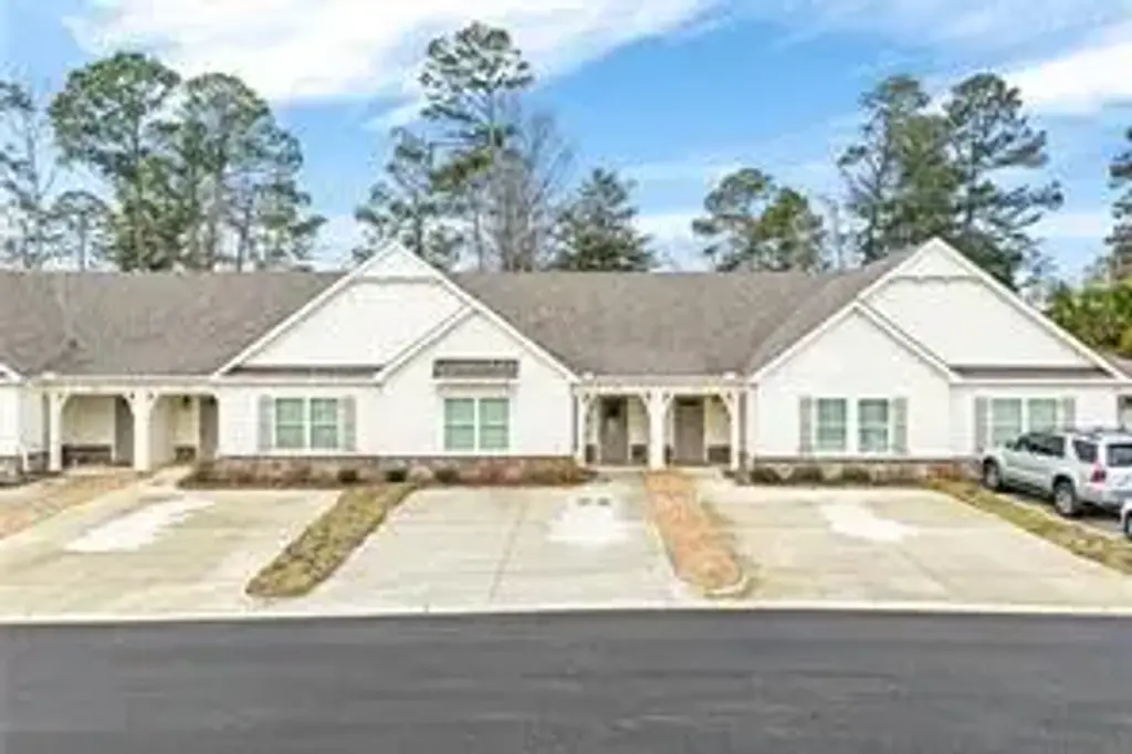 321 Morris Ave A2, Opelika