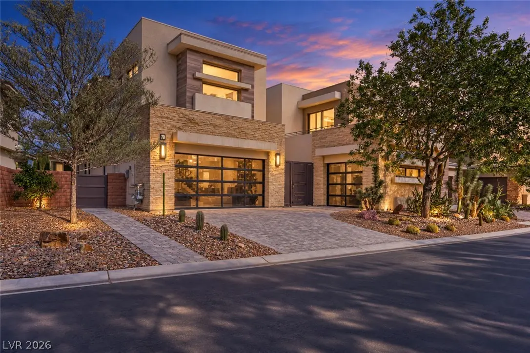 70 Grey Feather Drive, Las Vegas