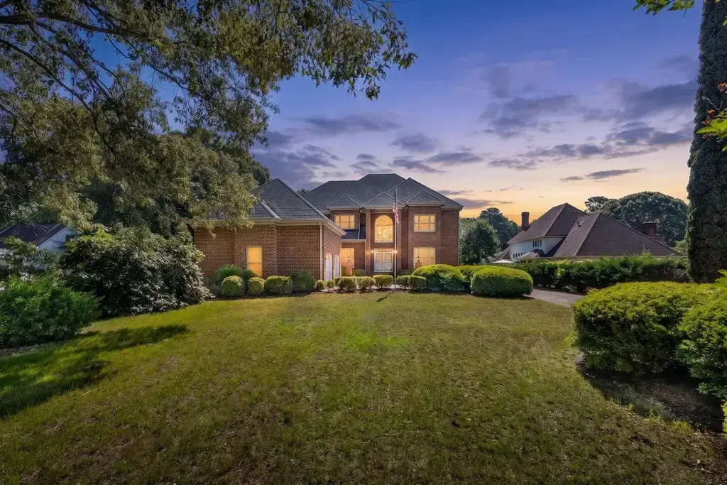 1711 Tyndall Point Road, Gloucester Point