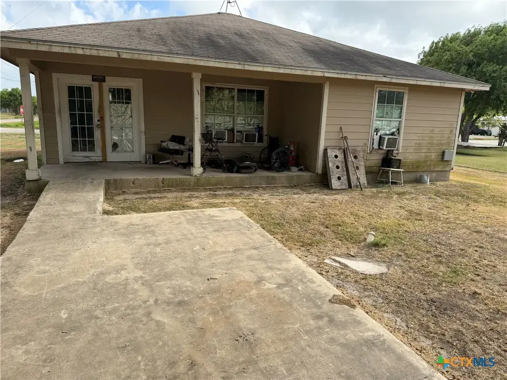 602 W Dallas Avenue, Seadrift