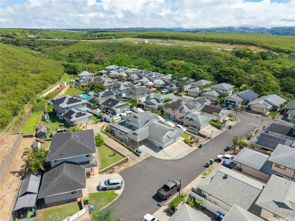 (unit #22) 94-810 Lumimao Place, Waipahu