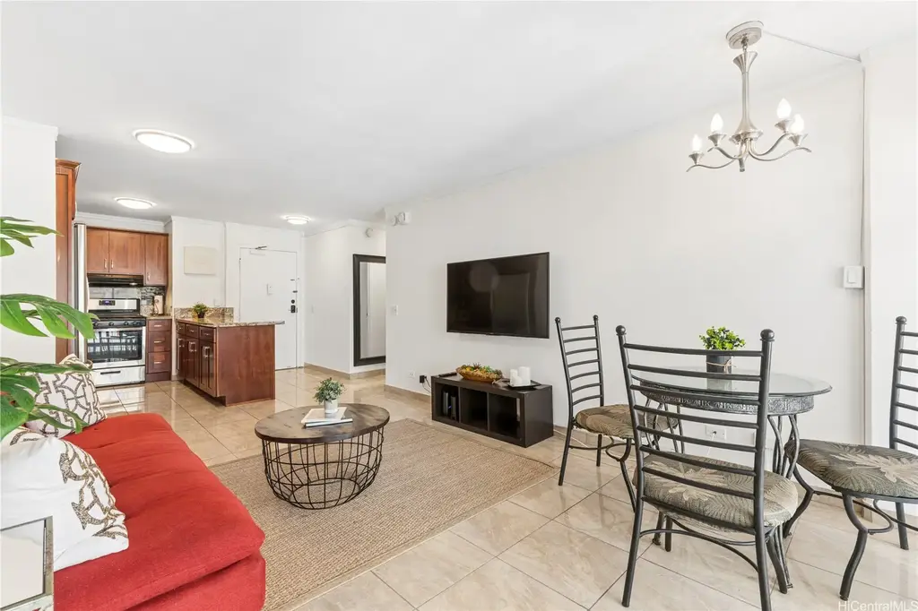 2465 Kuhio Avenue # 304, Honolulu
