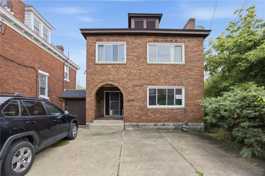 2960 Churchview Avenue , Brentwood
