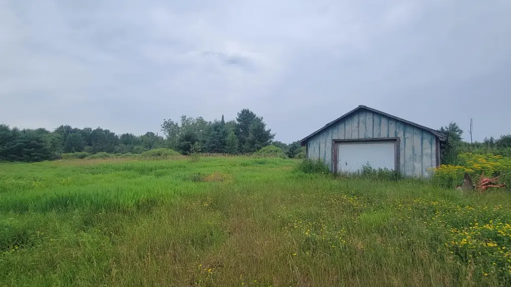 W1146 Hwy 8, Brantwood