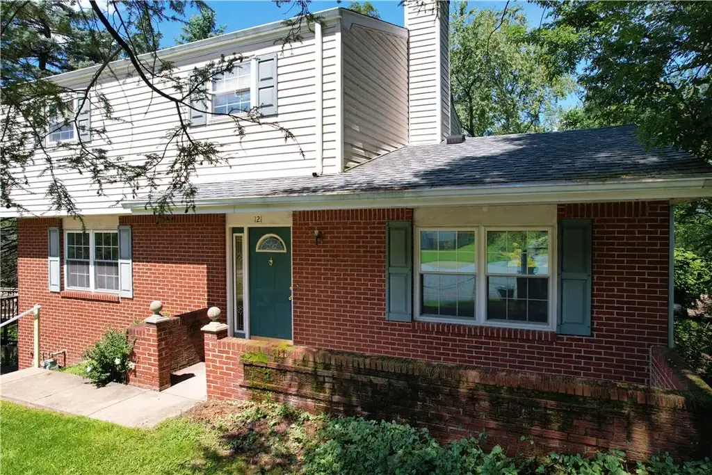 121 Knoll Drive , Penn Hills