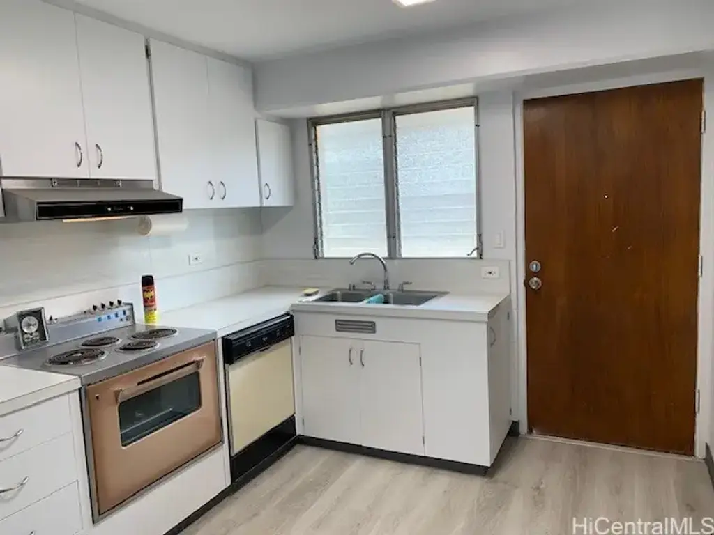 3350 Sierra Drive # 302, Honolulu
