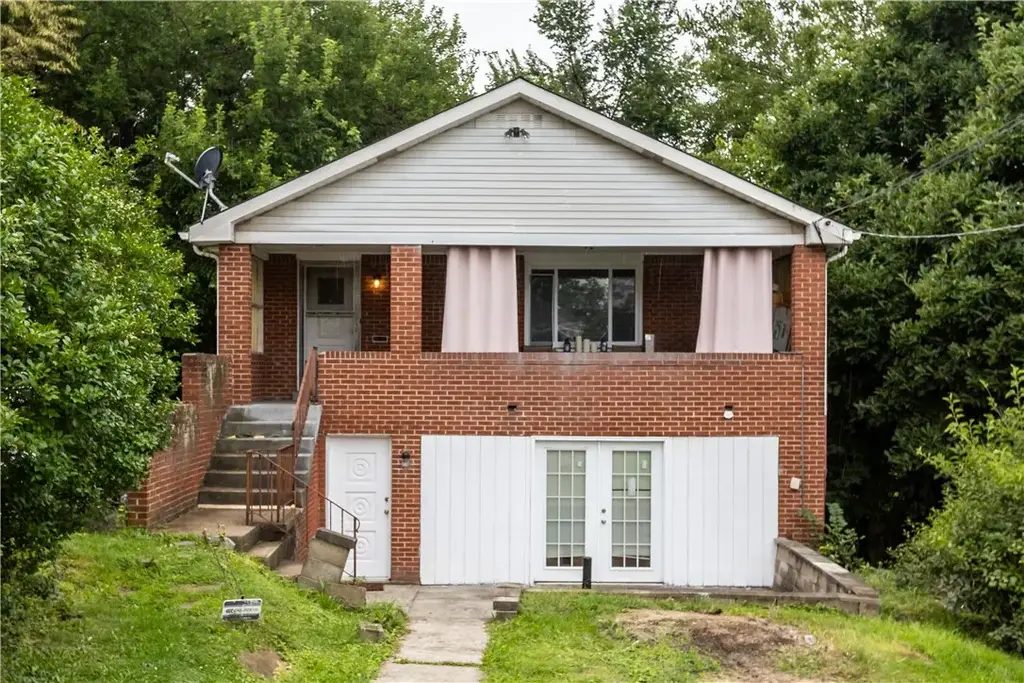 7913 Lloyd Avenue , Swissvale