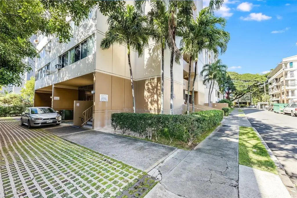 1617 Clark Street # 203, Honolulu