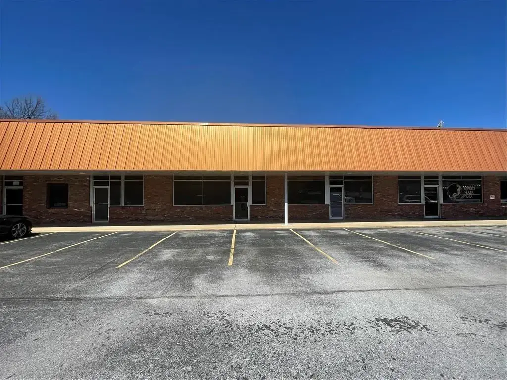 1617 N College Avenue 102, Fayetteville