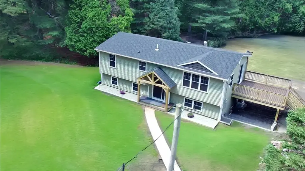 112 Cranberry Ridge Rd, Glocester